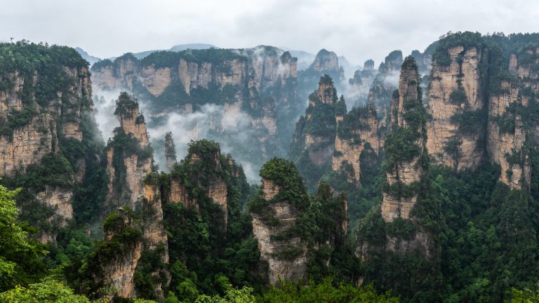 3-Day Zhangjiajie Highlights: Avatar Mountains & Glass Bridge