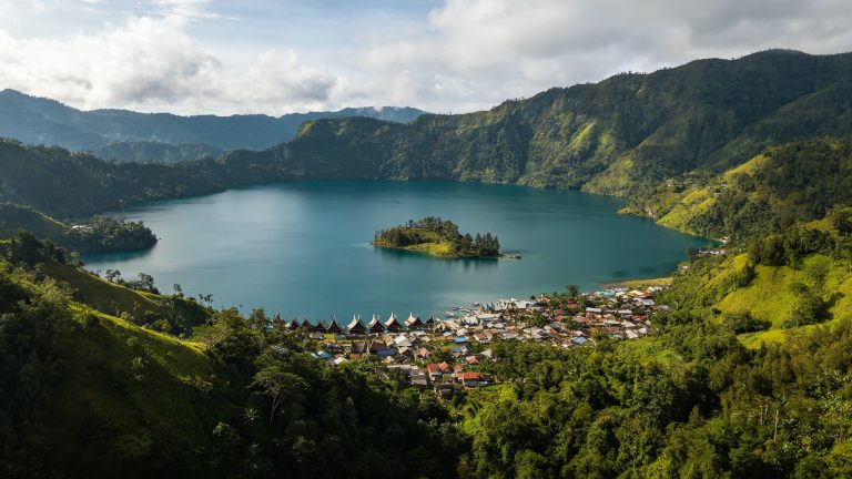 West Sumatra Minangkabau Heritage – 5 Days Padang, Bukittinggi & Harau Valley