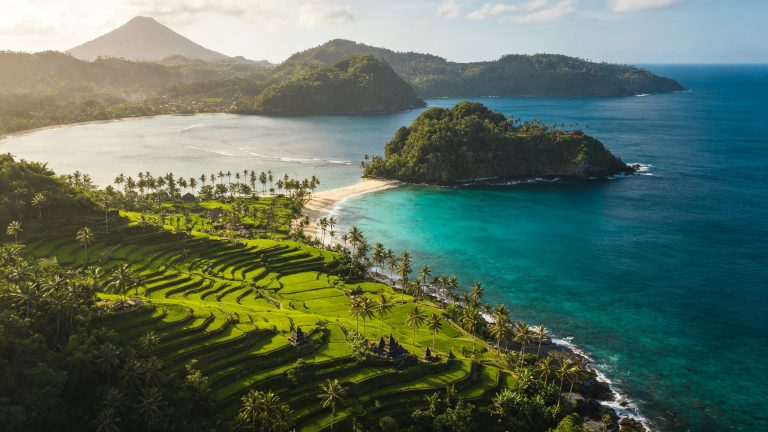 Sulawesi & Toraja Highlands: 7 Days — Funeral Ceremonies, Tongkonan Houses & Tana Toraja — Indonesia’s Cultural Heart