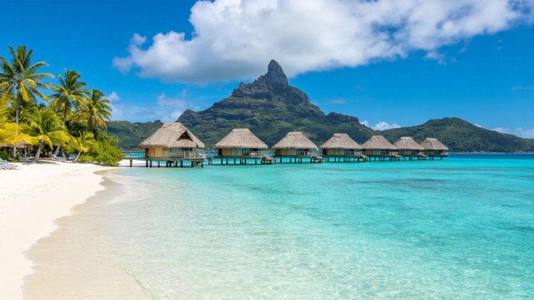 Bora Bora Overwater Paradise: Lagoon Tours, Motu Picnics & Mount Otemanu – 7 Days